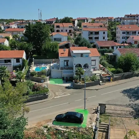 Ivezic 3* Njivice