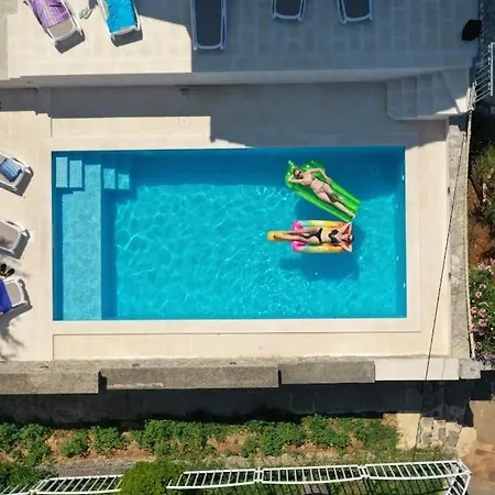 Guest house Ivezic 3*