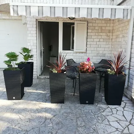 Guest house Ivezic 3*